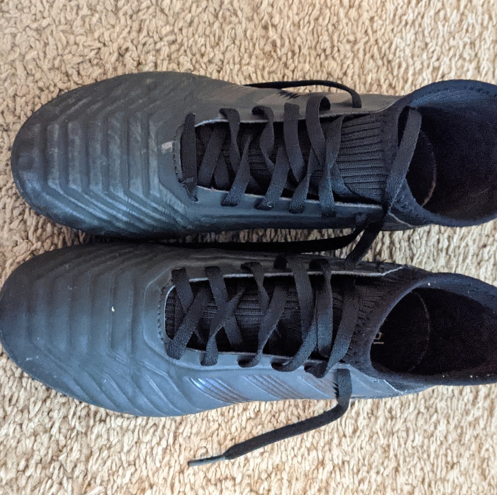 Soccer shoes Adidas predator